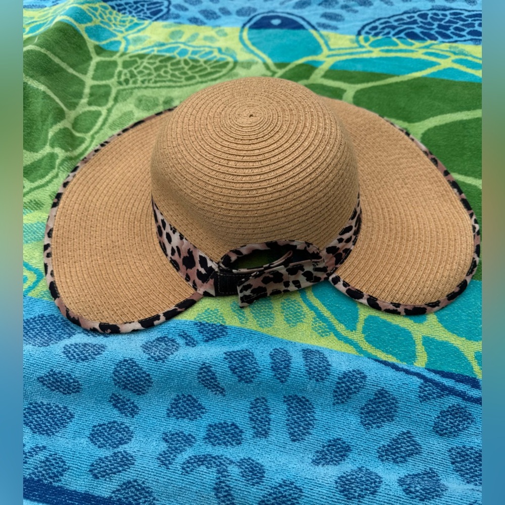 Vince Camuto Straw Backless Floppy Sun Hat Cheetah Print Ribbon Velcro Back